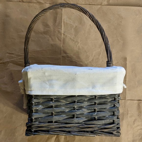 Lined NWOT Divided Wicker Organizer Basket (Grey) - Picture 4 of 15